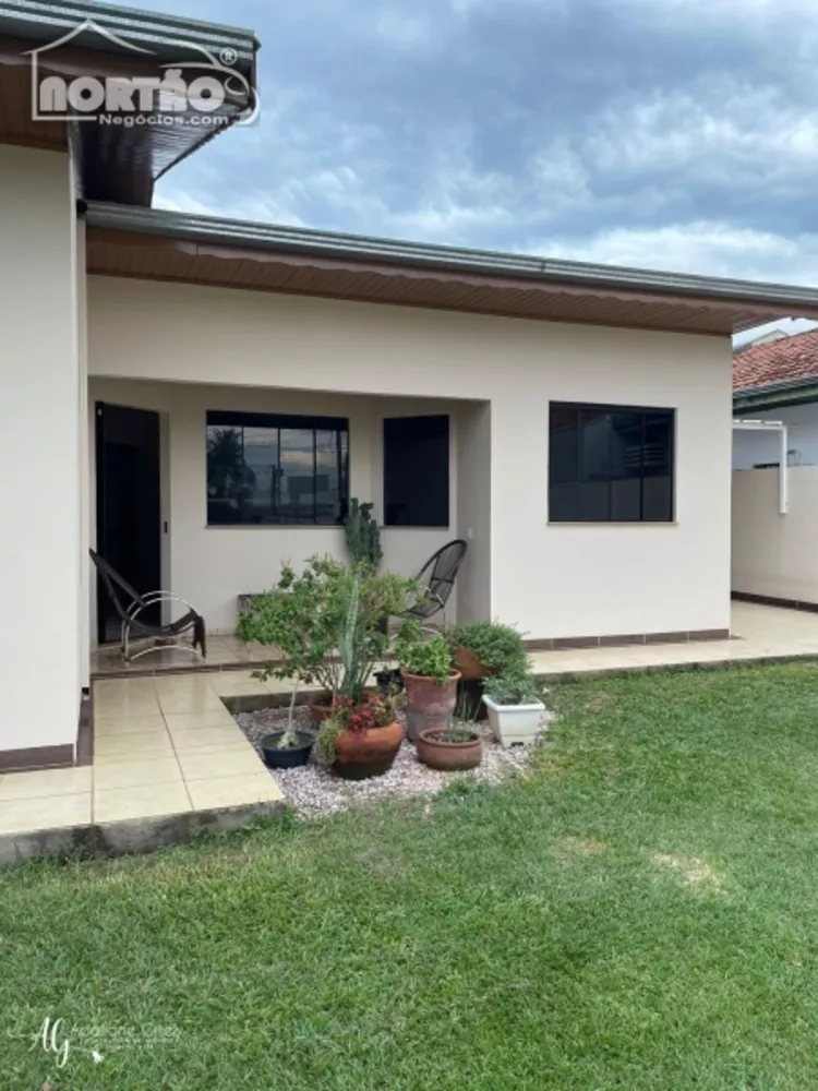 Casa à venda com 2 quartos, 199m² - Foto 3