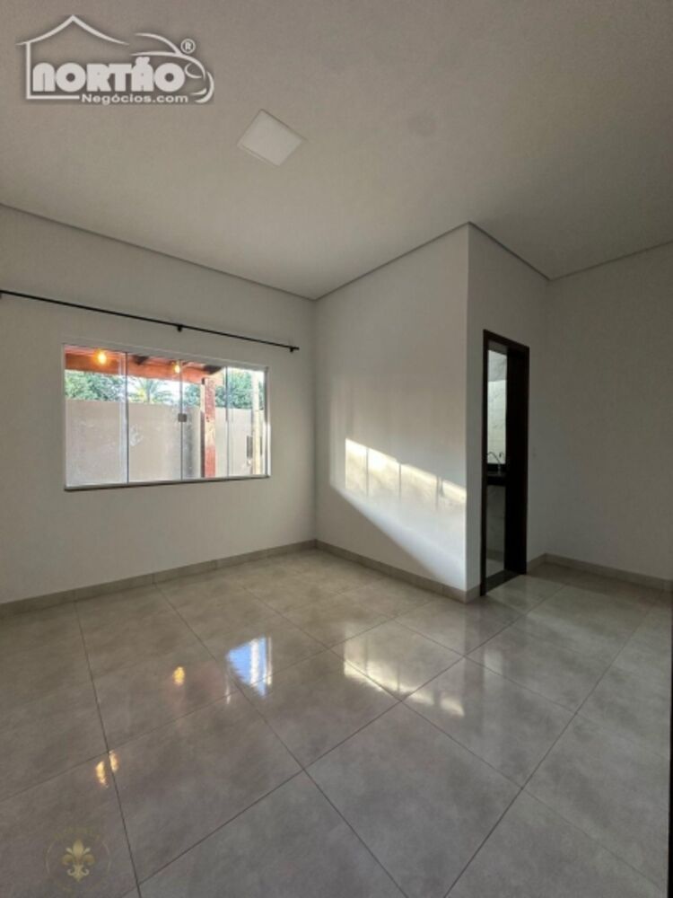 Casa à venda com 3 quartos, 80m² - Foto 4