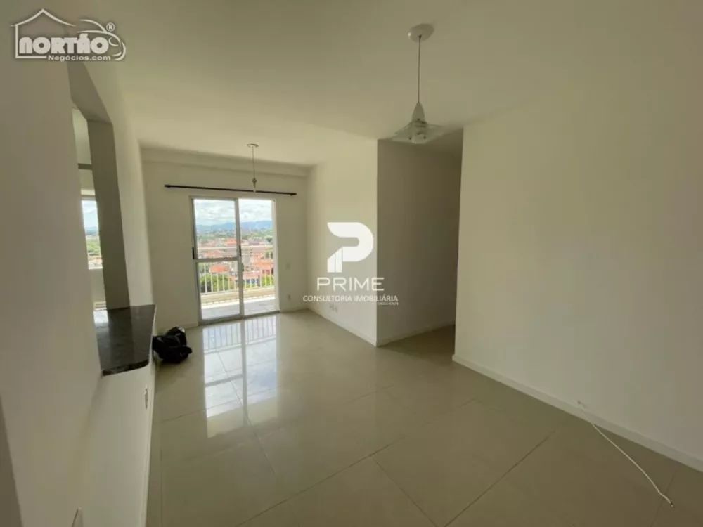 Casa à venda com 4 quartos, 68m² - Foto 1