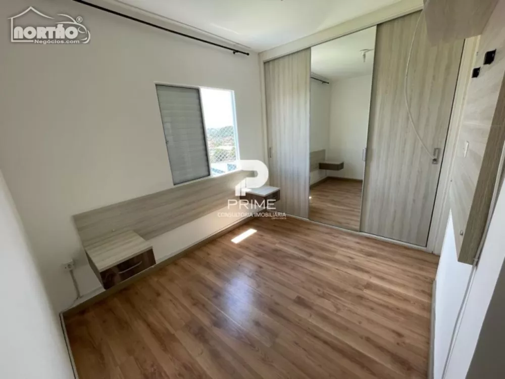 Casa à venda com 4 quartos, 68m² - Foto 3