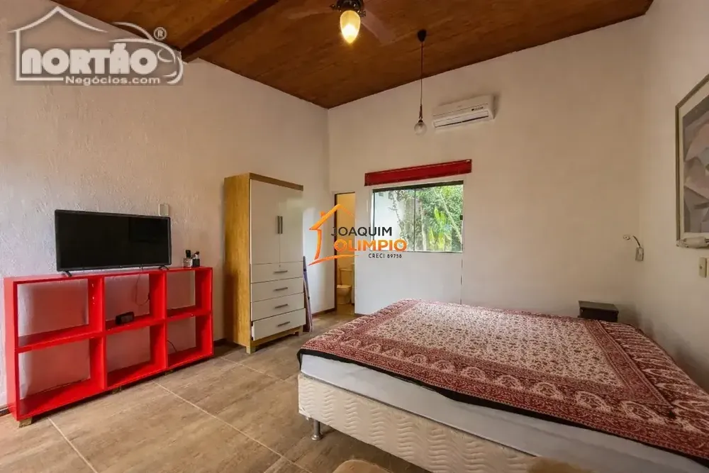 Casa, 5 quartos, 240 m² - Foto 4