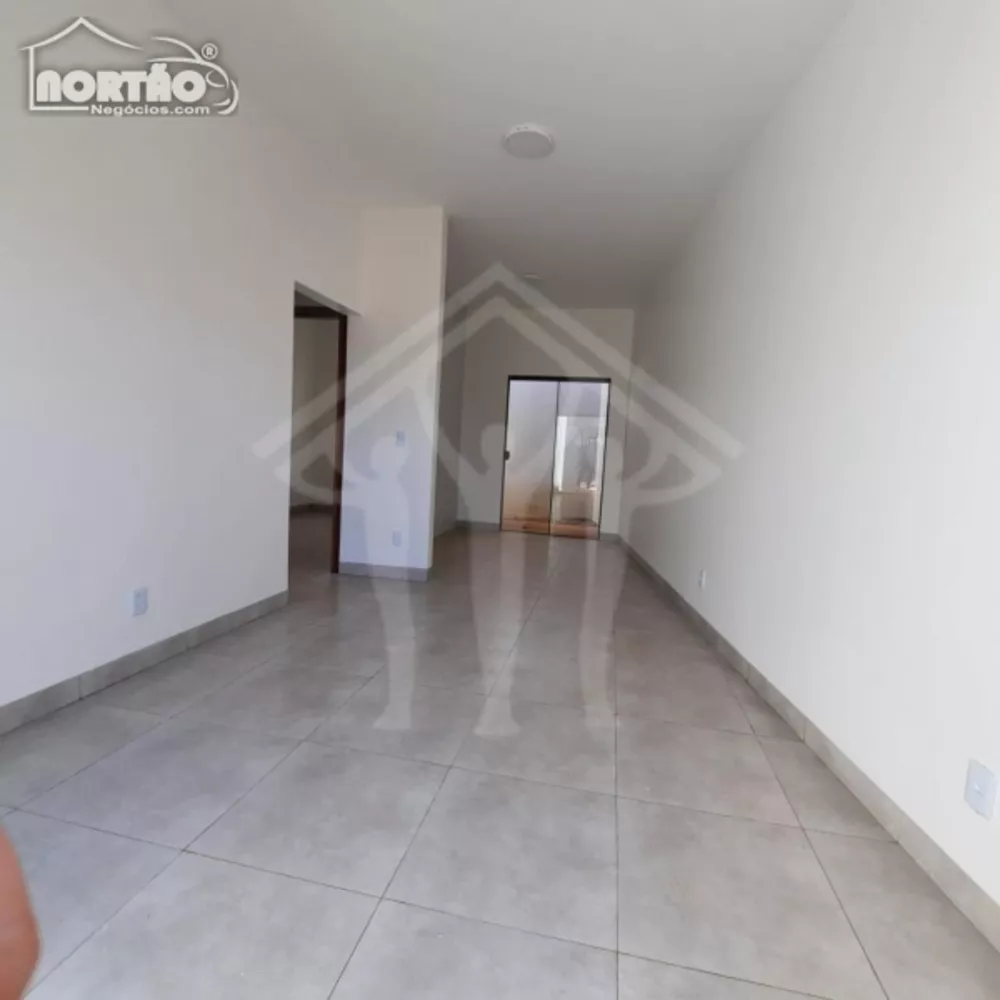 Casa à venda com 2 quartos, 50m² - Foto 3