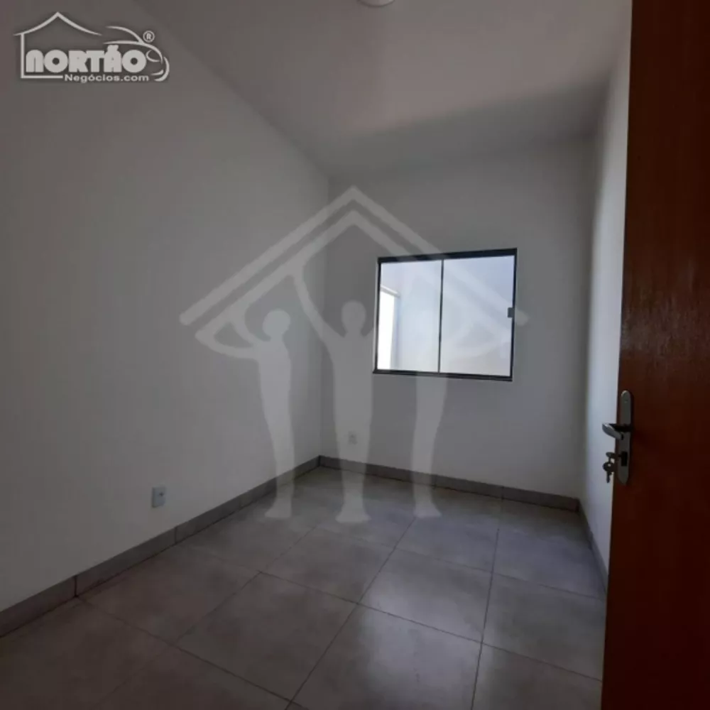 Casa à venda com 2 quartos, 50m² - Foto 2