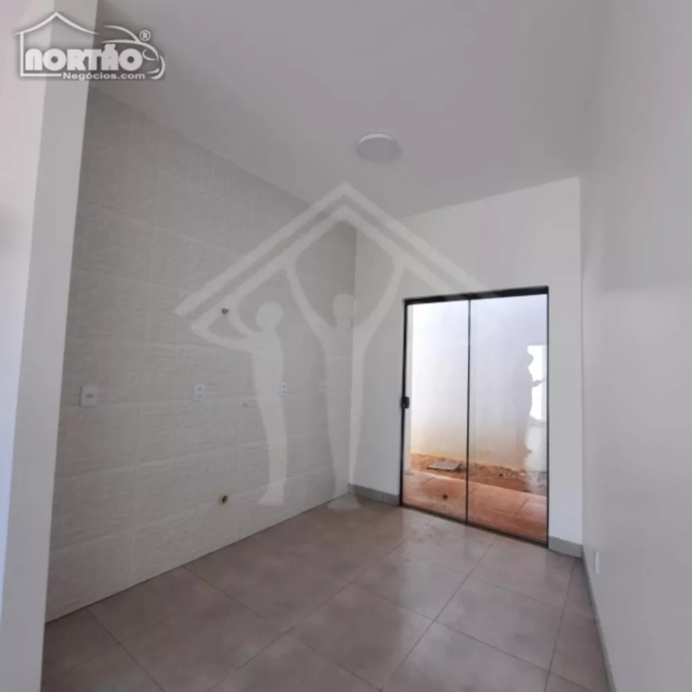 Casa à venda com 2 quartos, 50m² - Foto 1