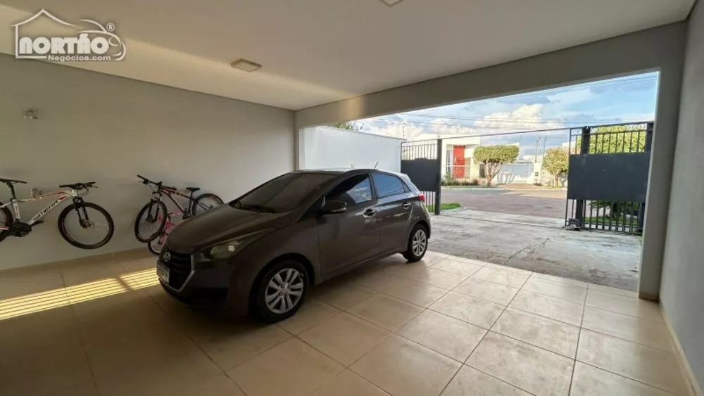 Casa à venda com 3 quartos, 205m² - Foto 3