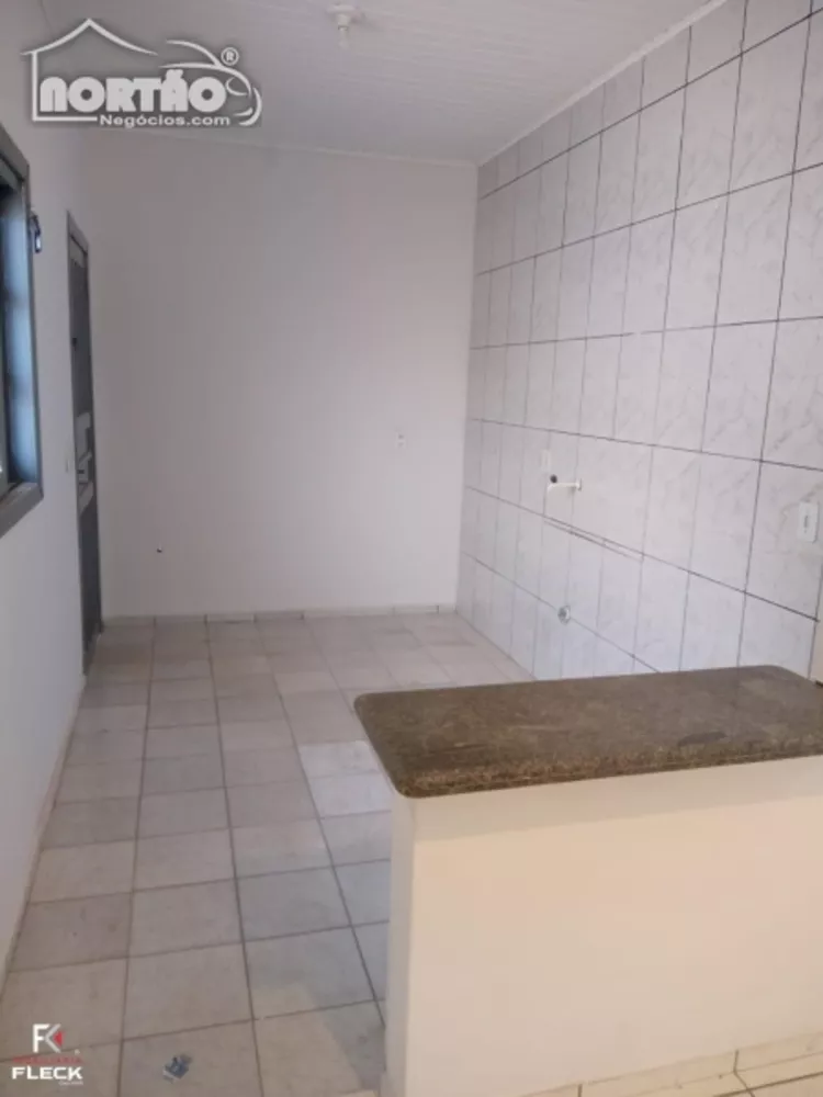 Casa à venda com 3 quartos, 71m² - Foto 4