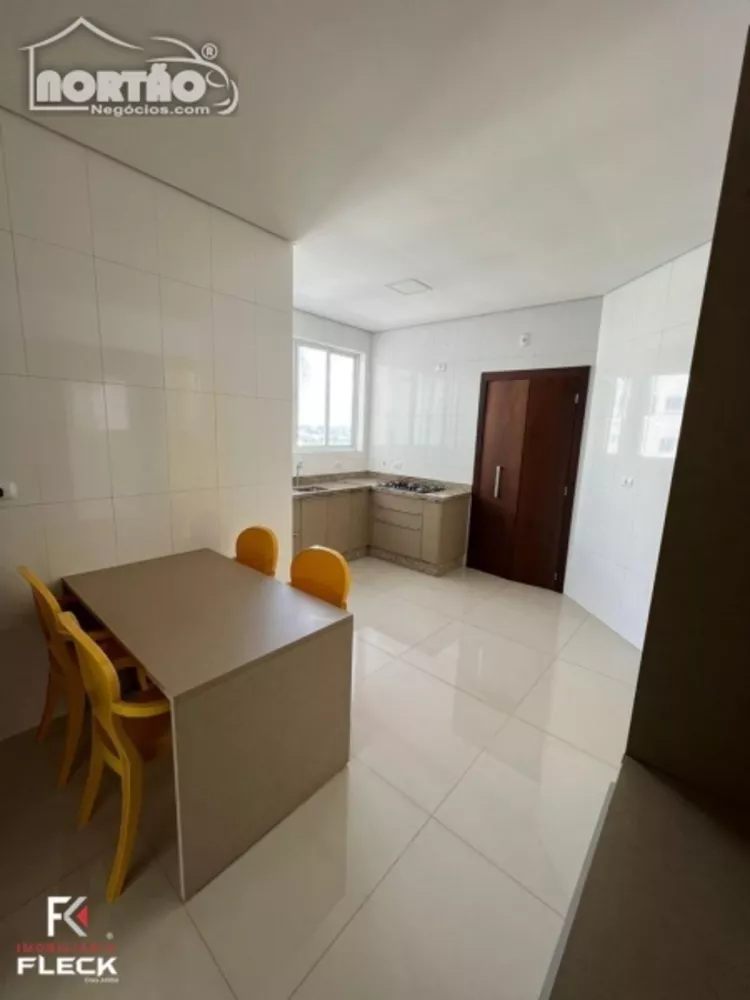 Casa à venda com 3 quartos, 168m² - Foto 9