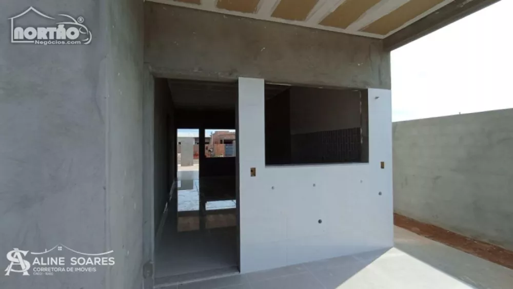 Casa à venda com 3 quartos, 100m² - Foto 4