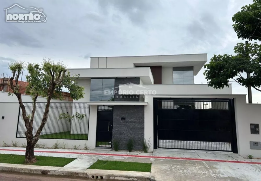 Casa à venda com 5 quartos, 216m² - Foto 1