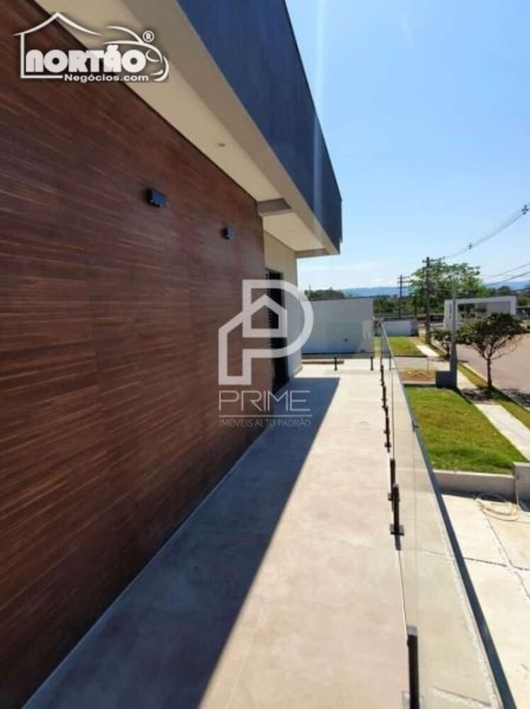 Casa à venda com 6 quartos, 207m² - Foto 3