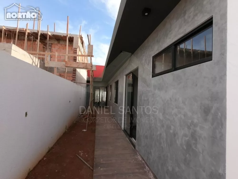 Casa à venda com 3 quartos, 168m² - Foto 3