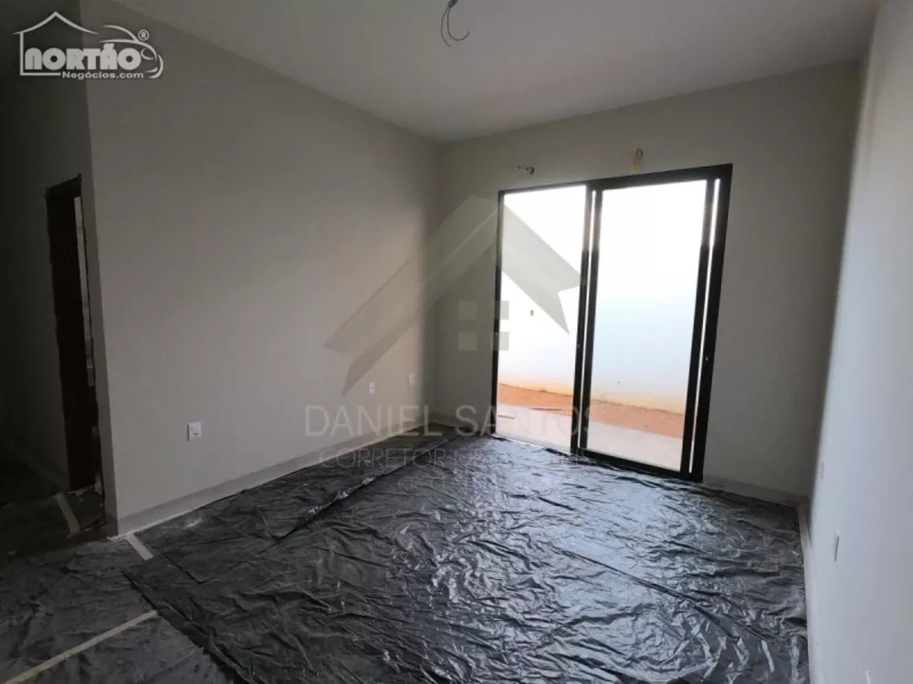 Casa à venda com 3 quartos, 168m² - Foto 8