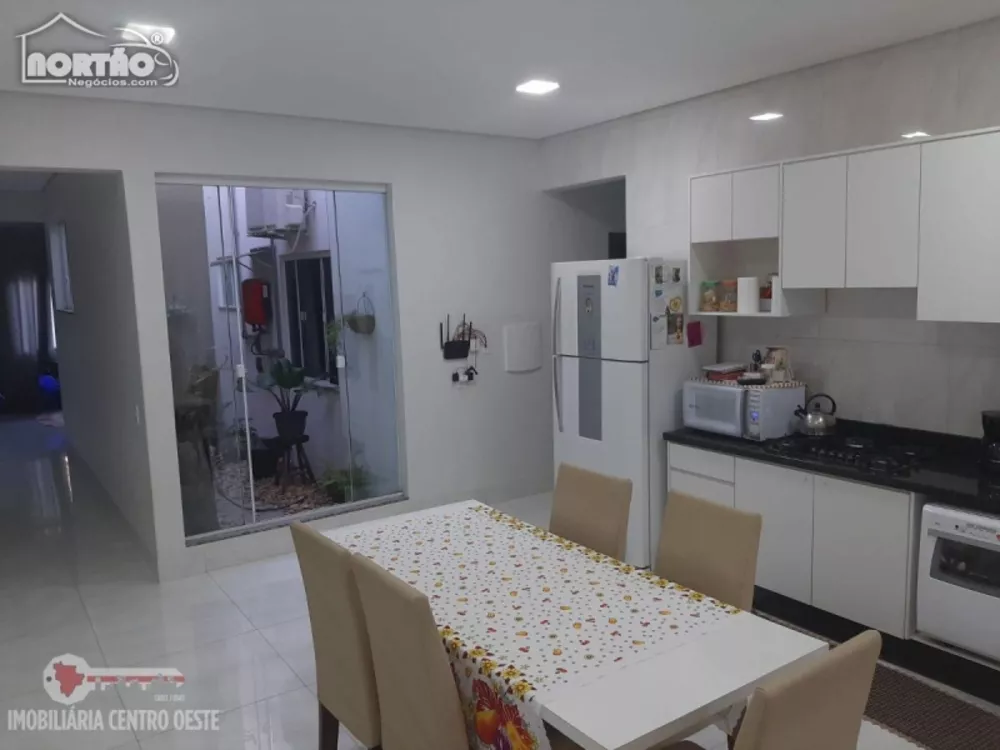 Casa à venda com 4 quartos, 360m² - Foto 4