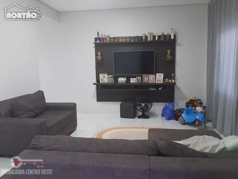 Casa à venda com 4 quartos, 360m² - Foto 2