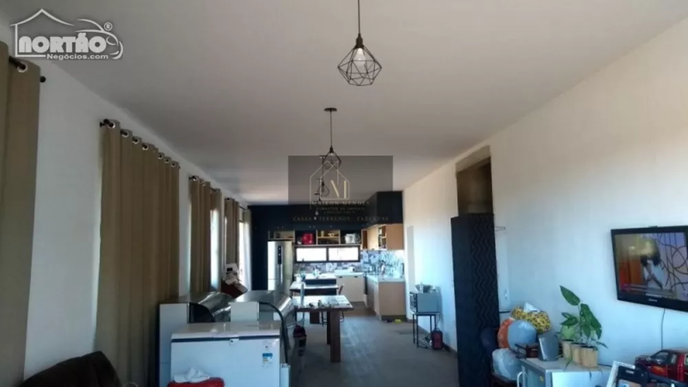 Casa à venda com 4 quartos, 1250m² - Foto 3