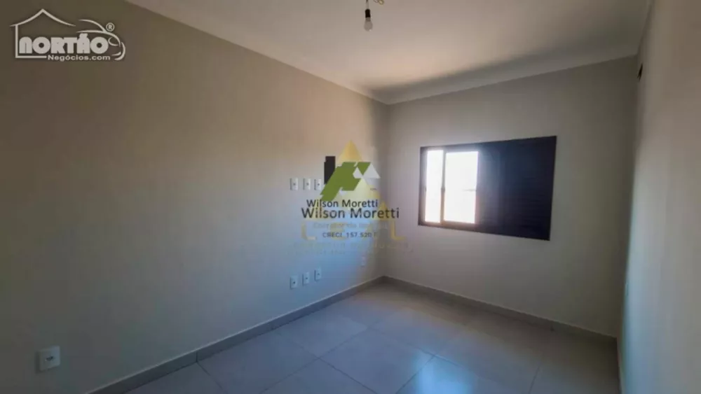 Casa à venda com 5 quartos, 168m² - Foto 3