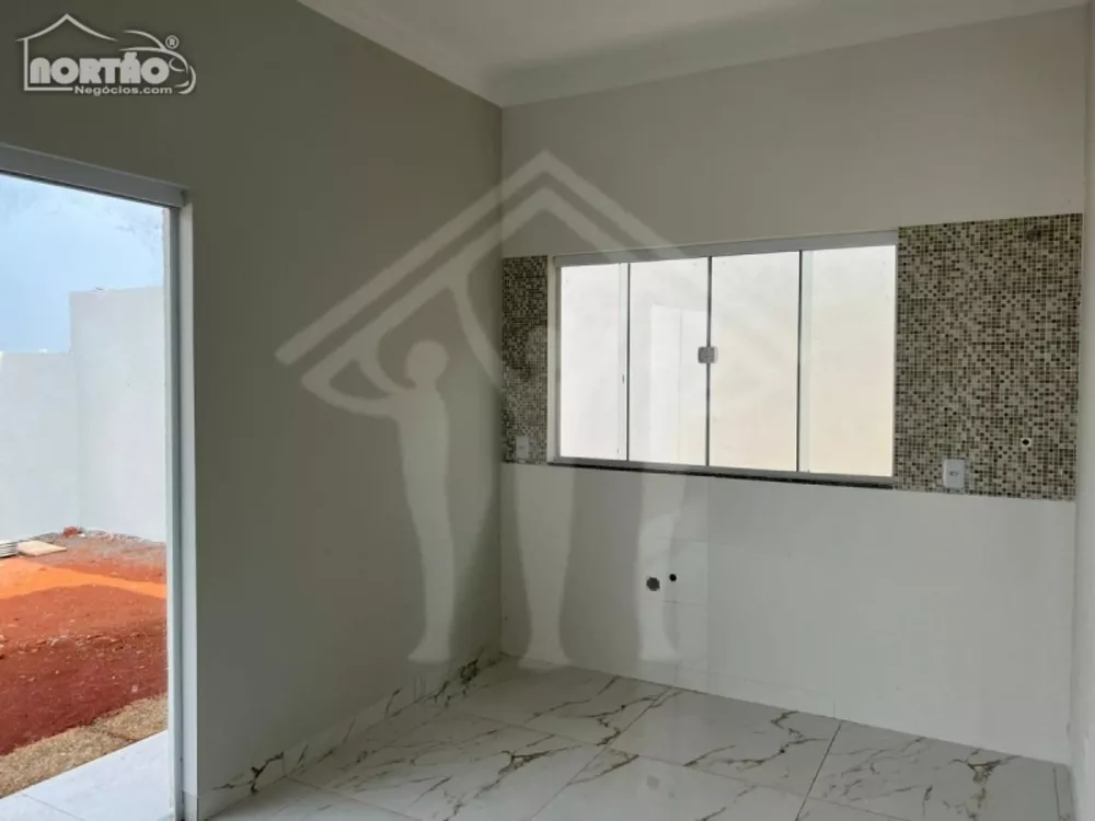 Casa à venda com 2 quartos, 109m² - Foto 4