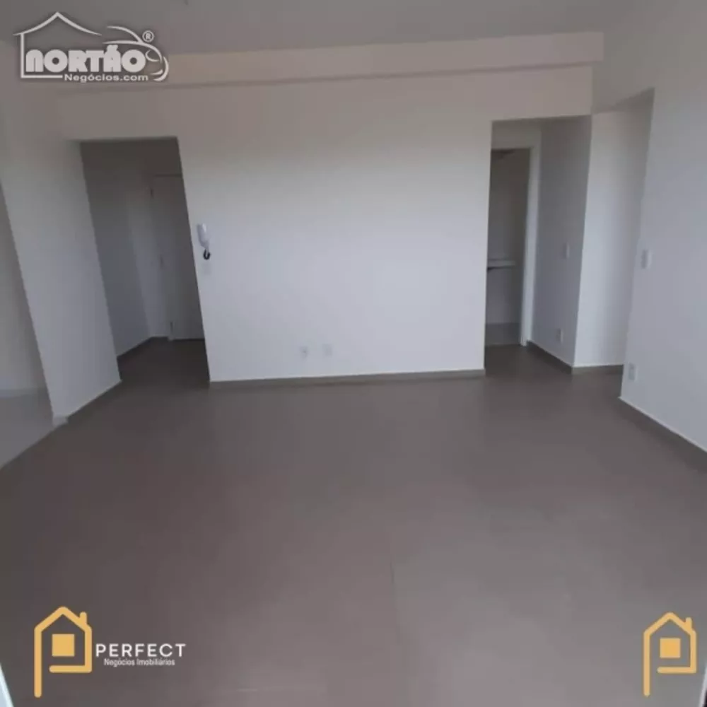 Casa à venda com 3 quartos, 80m² - Foto 4