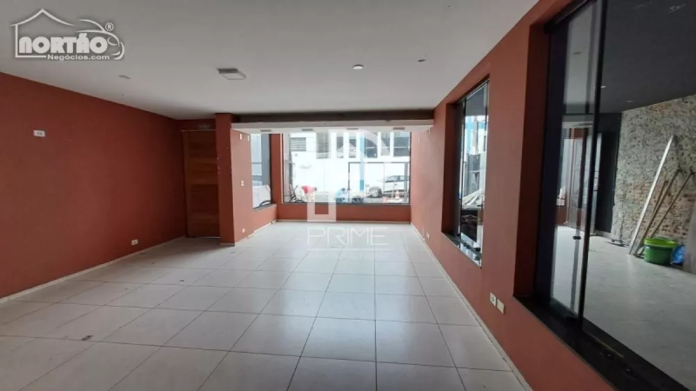 Casa à venda com 7 quartos, 437m² - Foto 1