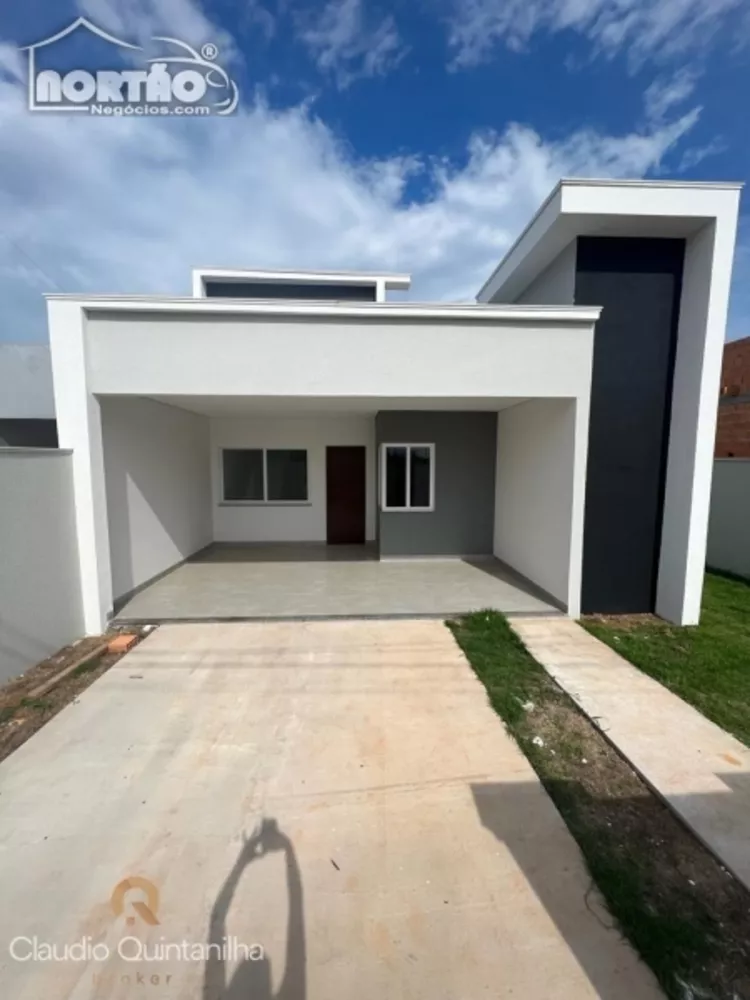 Casa à venda com 3 quartos, 128m² - Foto 2