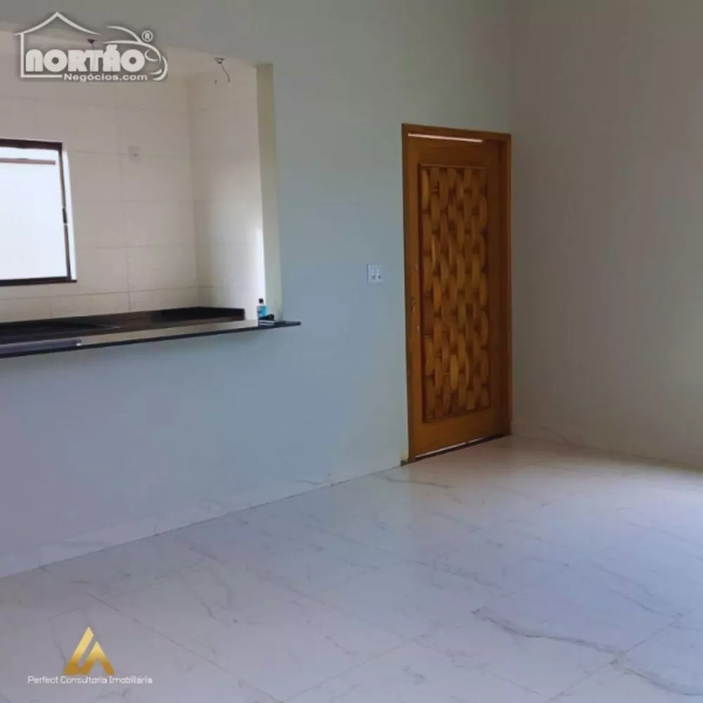 Casa à venda com 4 quartos, 95m² - Foto 2