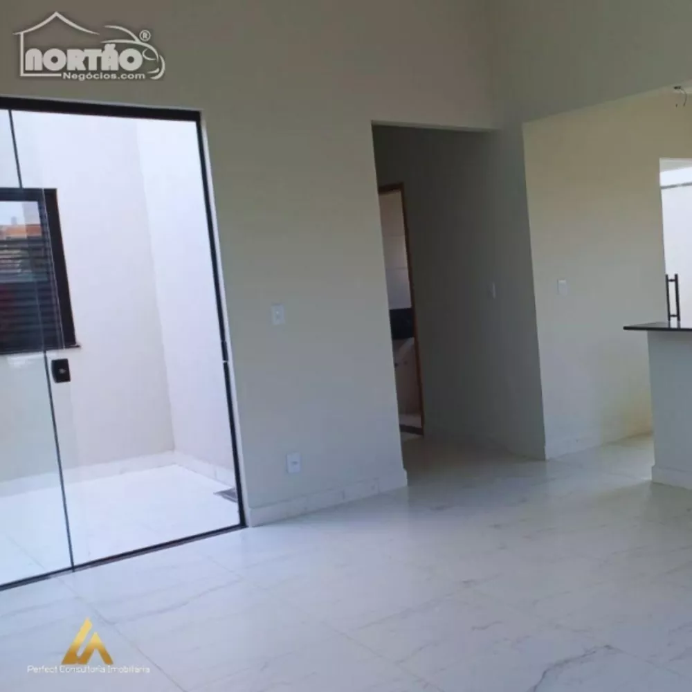 Casa à venda com 4 quartos, 95m² - Foto 4