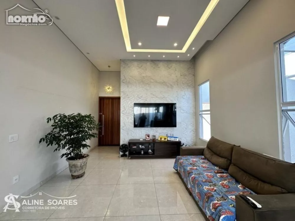 Casa à venda com 4 quartos, 168m² - Foto 3