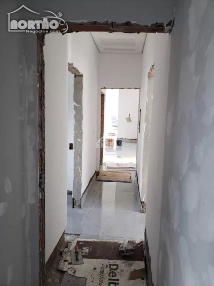 Casa à venda com 3 quartos, 152m² - Foto 8