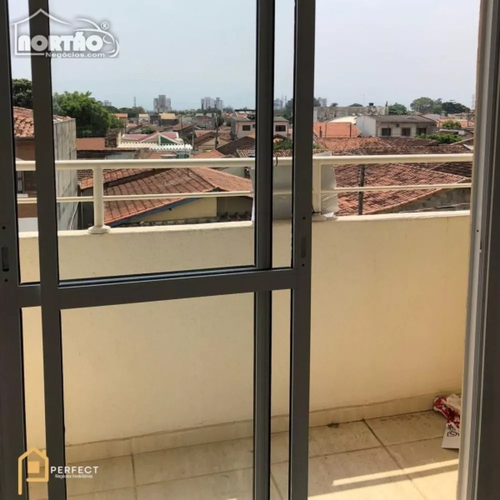 Casa à venda com 2 quartos, 76m² - Foto 2