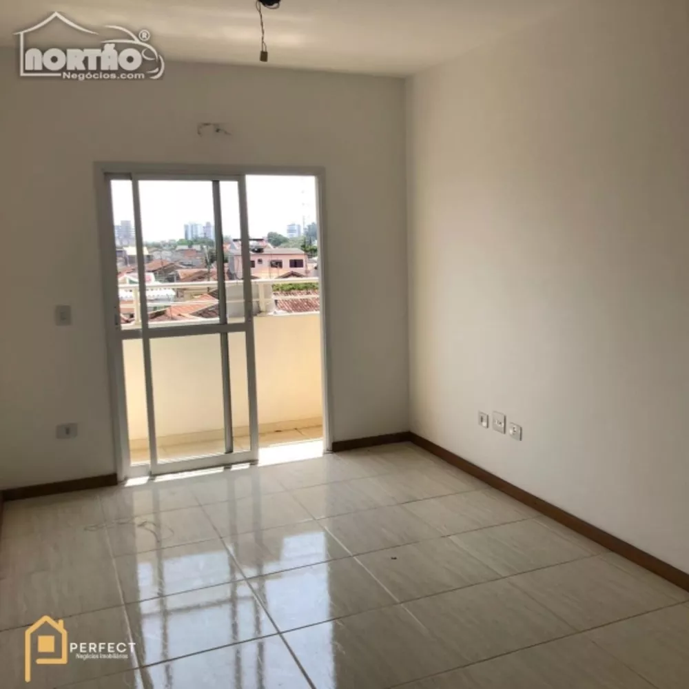 Casa à venda com 2 quartos, 76m² - Foto 1