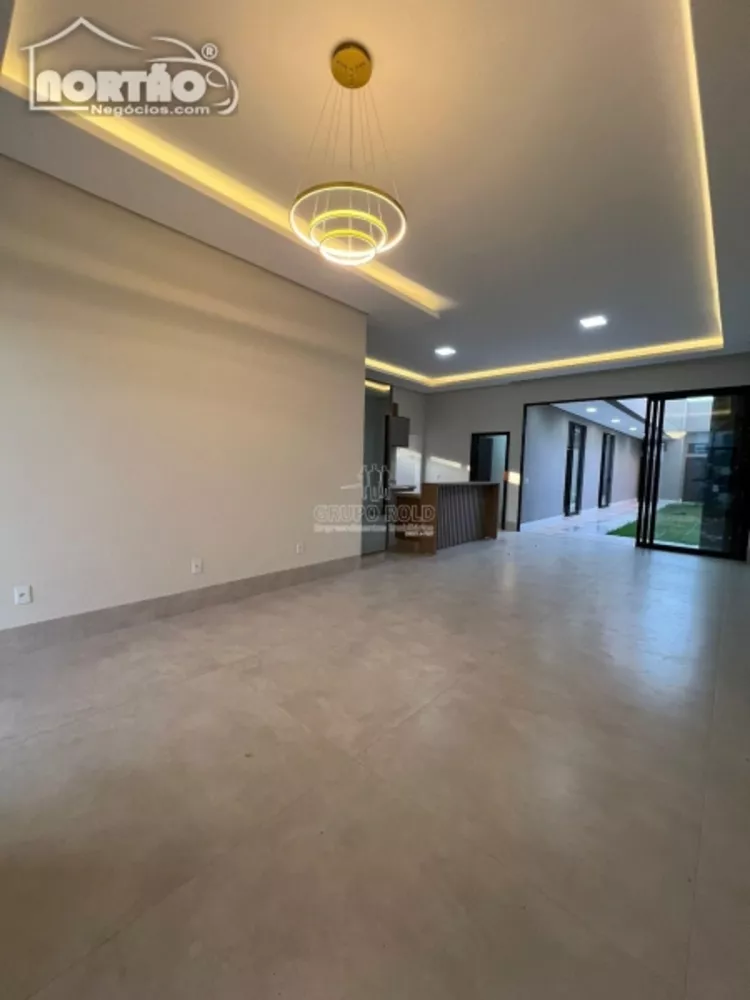 Casa à venda com 3 quartos, 180m² - Foto 2