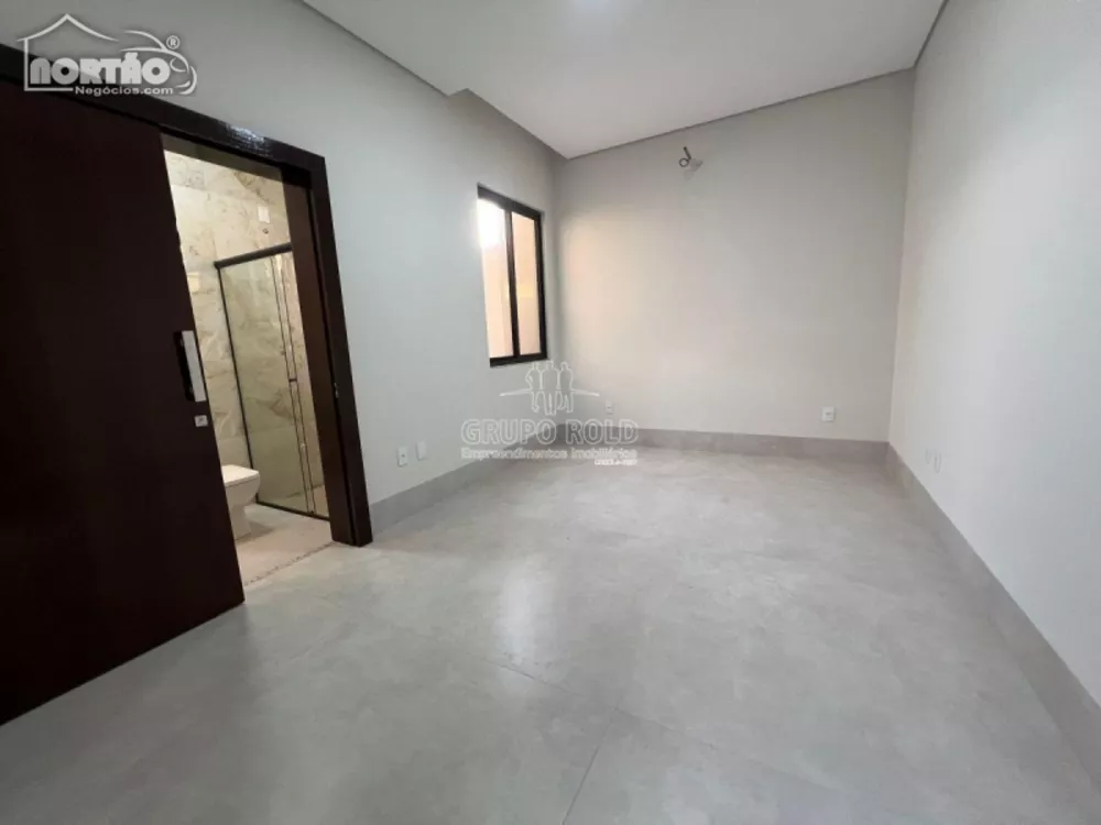 Casa à venda com 3 quartos, 180m² - Foto 4