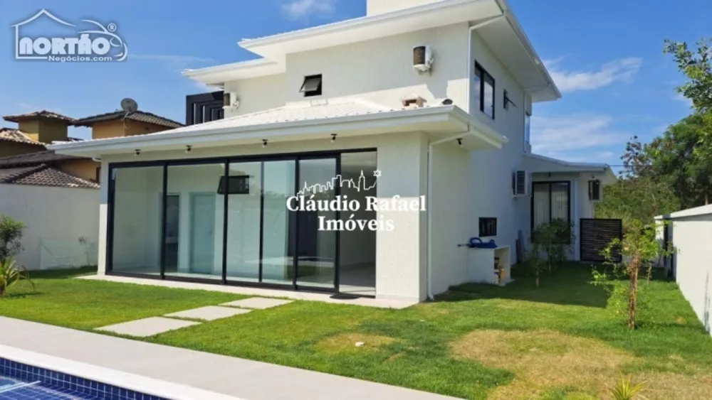 Casa à venda com 6 quartos, 209m² - Foto 1