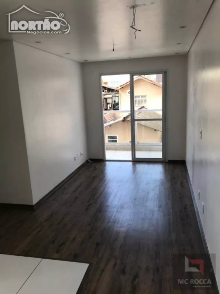 Casa à venda com 2 quartos, 48m² - Foto 2