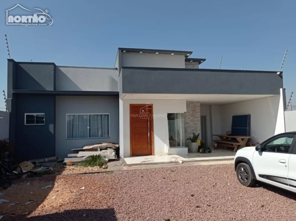 Casa à venda com 3 quartos, 133m² - Foto 1