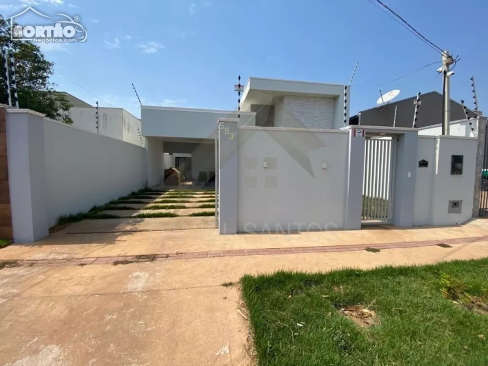 Casa à venda com 3 quartos, 116m² - Foto 2