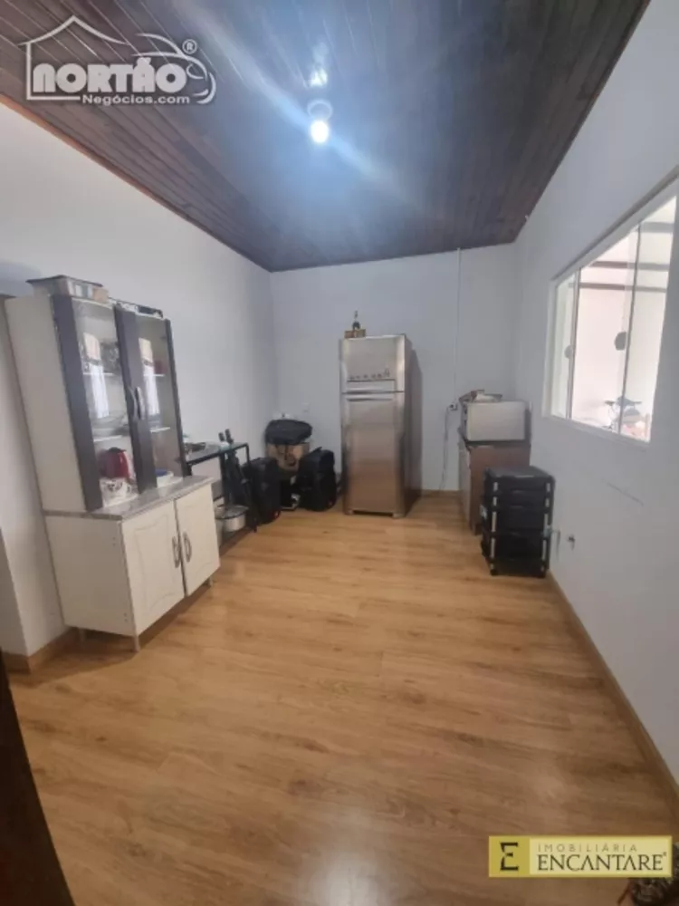 Casa à venda com 4 quartos, 139m² - Foto 4