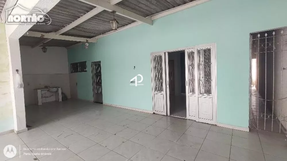 Casa à venda com 2 quartos, 140m² - Foto 2