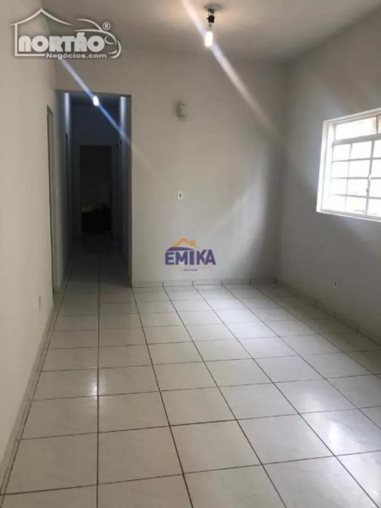 Casa à venda com 3 quartos, 80m² - Foto 2