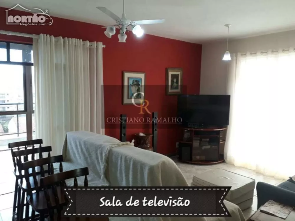 Casa, 6 quartos, 190 m² - Foto 4