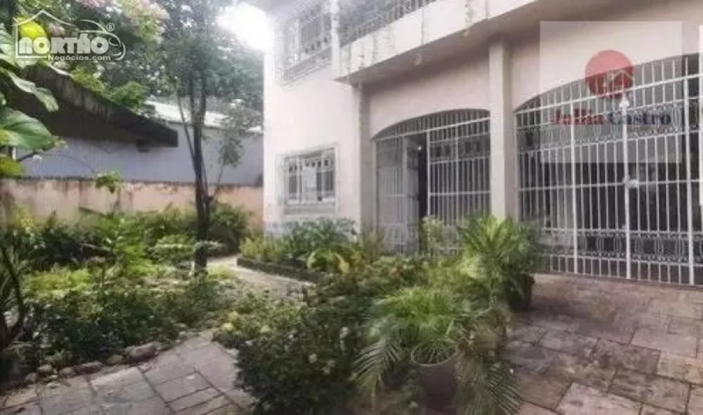 Casa à venda com 7 quartos, 385m² - Foto 2