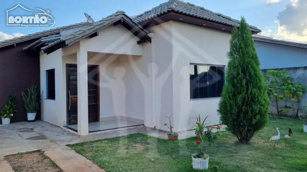 Casa à venda com 3 quartos, 122m² - Foto 2