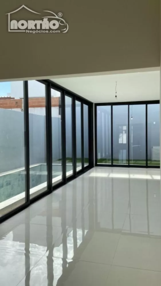 Casa à venda com 3 quartos, 161m² - Foto 2