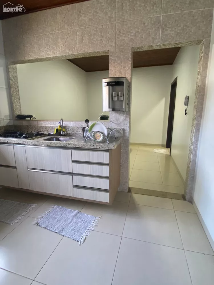 Casa à venda com 4 quartos, 120m² - Foto 8