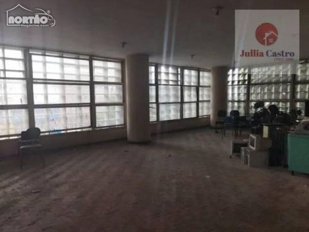 Casa à venda com 9 quartos, 460m² - Foto 1
