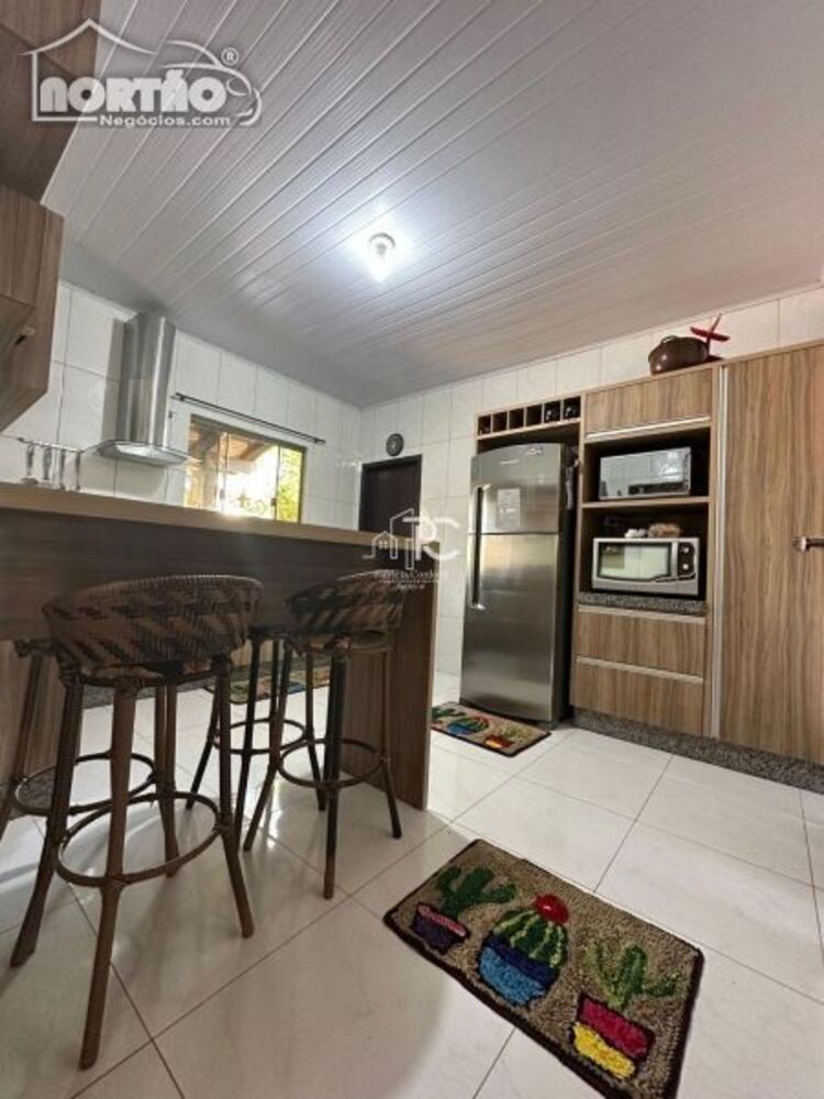 Casa à venda com 2 quartos, 250m² - Foto 4