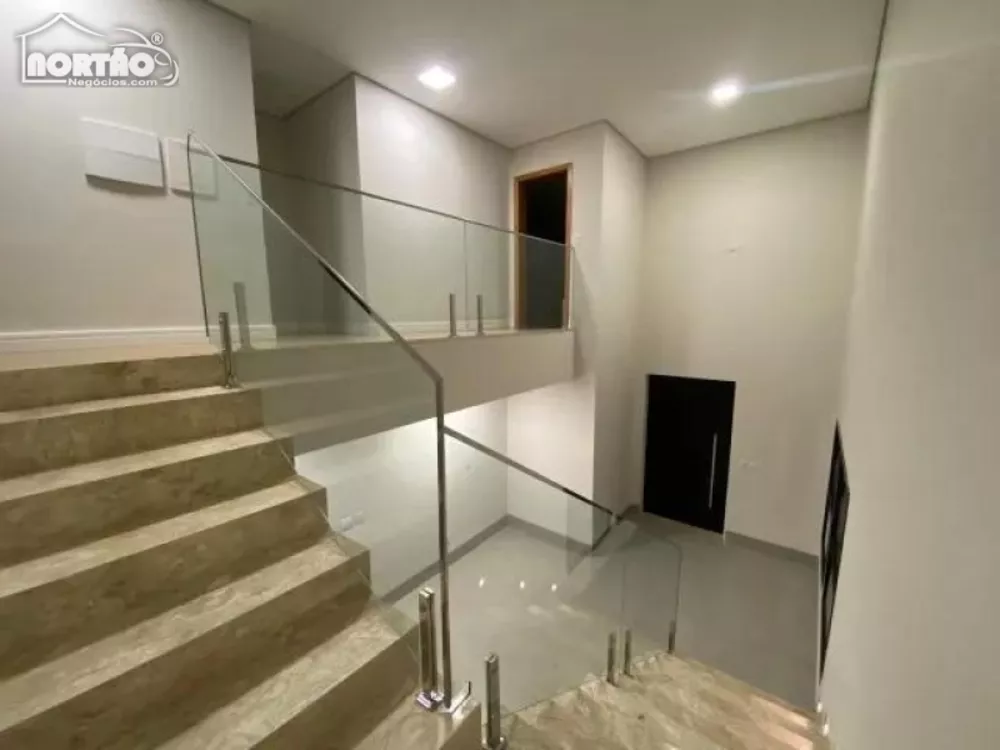 Casa à venda com 3 quartos, 230m² - Foto 3