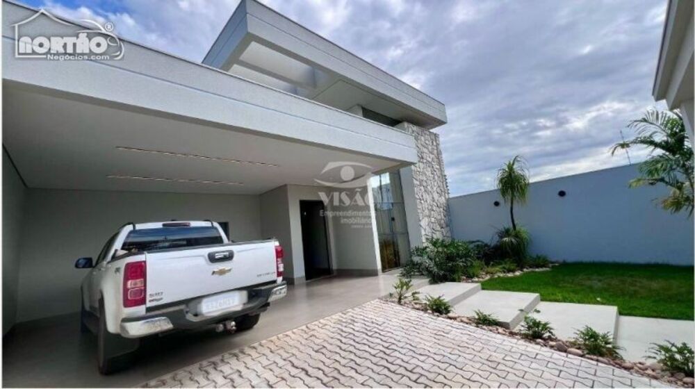 Casa à venda com 1 quarto, 250m² - Foto 2