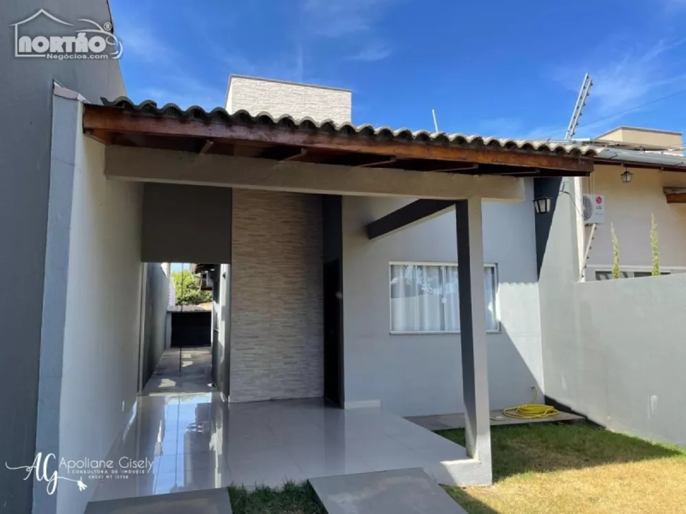 Casa à venda com 2 quartos, 90m² - Foto 1