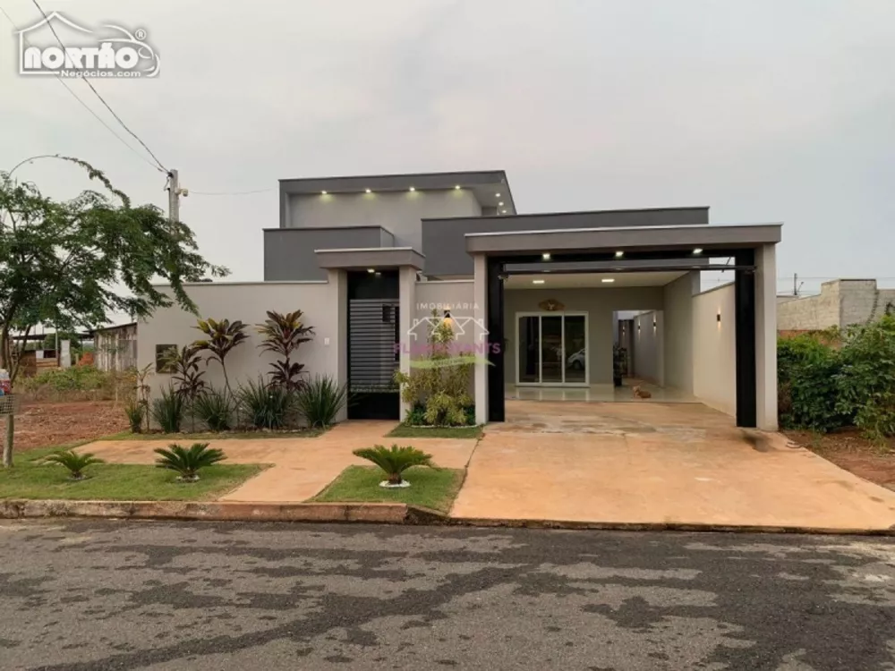 Casa à venda com 5 quartos, 141m² - Foto 2